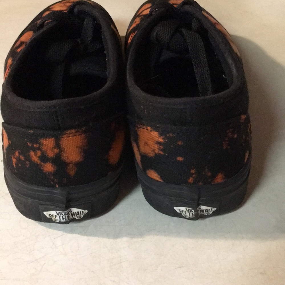 Custom Vans - Picture 2 of 4